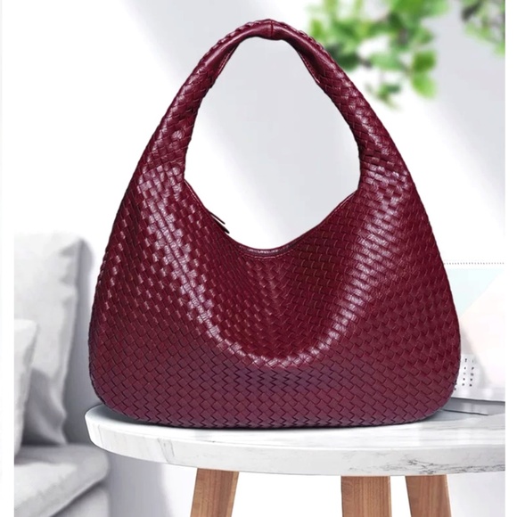 NWOT. SU Recycled Vegan Leather Woven Large Satchel/Hobo/Tote bag in Burgundy - Picture 1 of 7